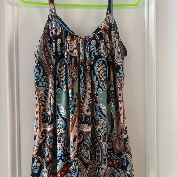Paisley Print Sleeveless Top w/ Padding (no need for bra!) - Picture 3 of 9